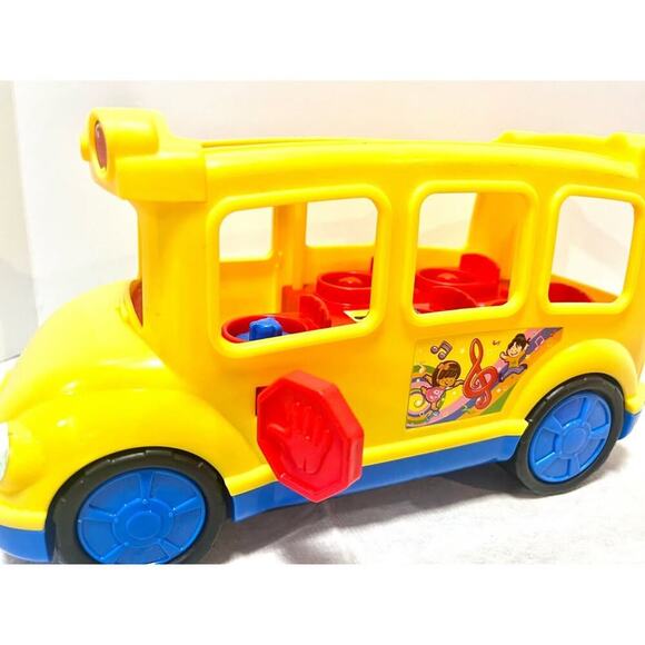 Fisher Price Little People Lil’ Movers School Bus driver 2 kids backpacks music - Picture 4 of 9